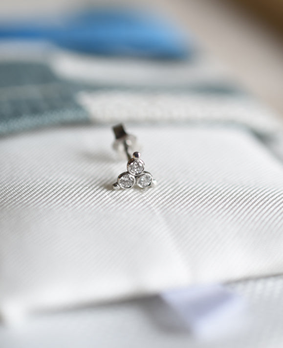 Aimée Aimer Delta puce d'oreille or blanc diamants paire