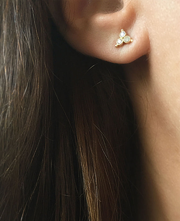 Aimée Aimer Delta puce d'oreille or blanc diamants paire