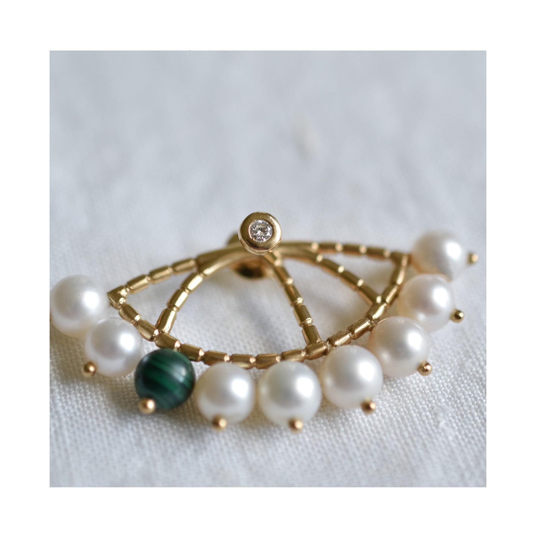 Aimée Aimer Constellation mono boucle or jaune perle malachite