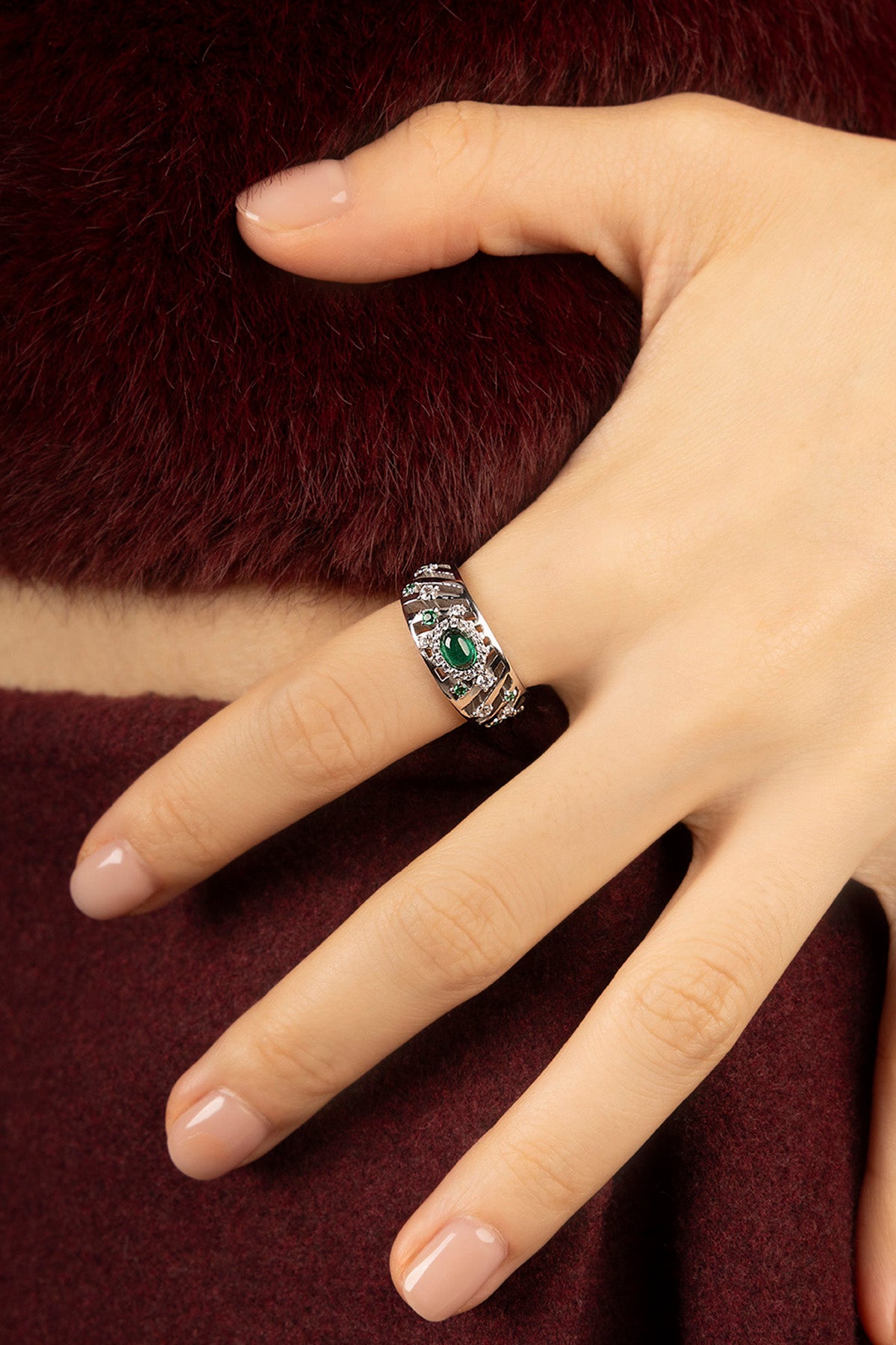 APM Monaco Automne Les Éventails bague verte blanche taille 52