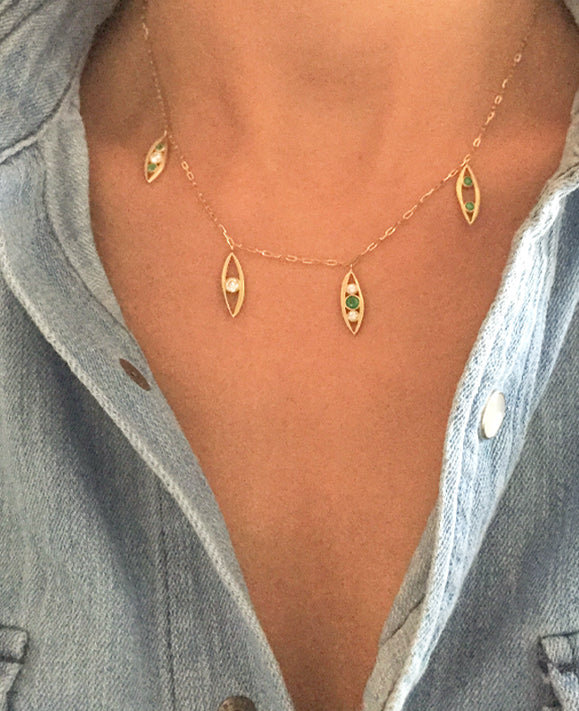 Aimée Aimer Bel Aloha Collier or jaune diamants émeraudes 42 cm