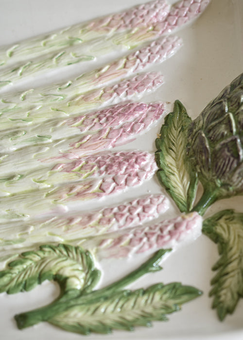Aimée Aimer Plat Belles Asperges barbotine pièce unique 31 cm