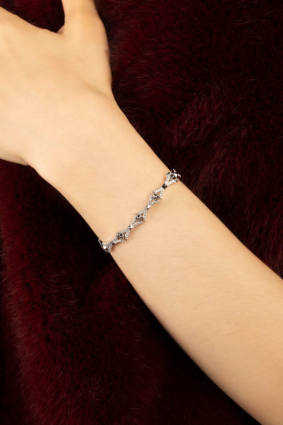 APM Monaco Yacht Club Rock bracelet croix pavé blanc taille M