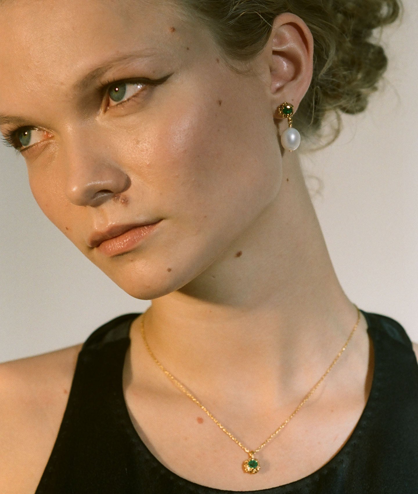 Alighieri Emerald Spark boucles d'oreilles émeraude perle