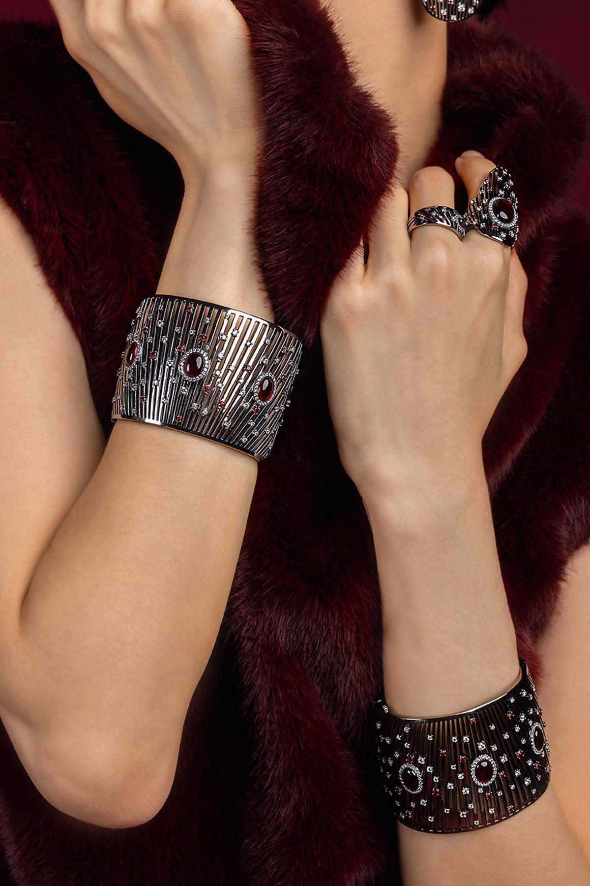 APM Monaco Automne Les Éventails bracelet M gris bordeaux