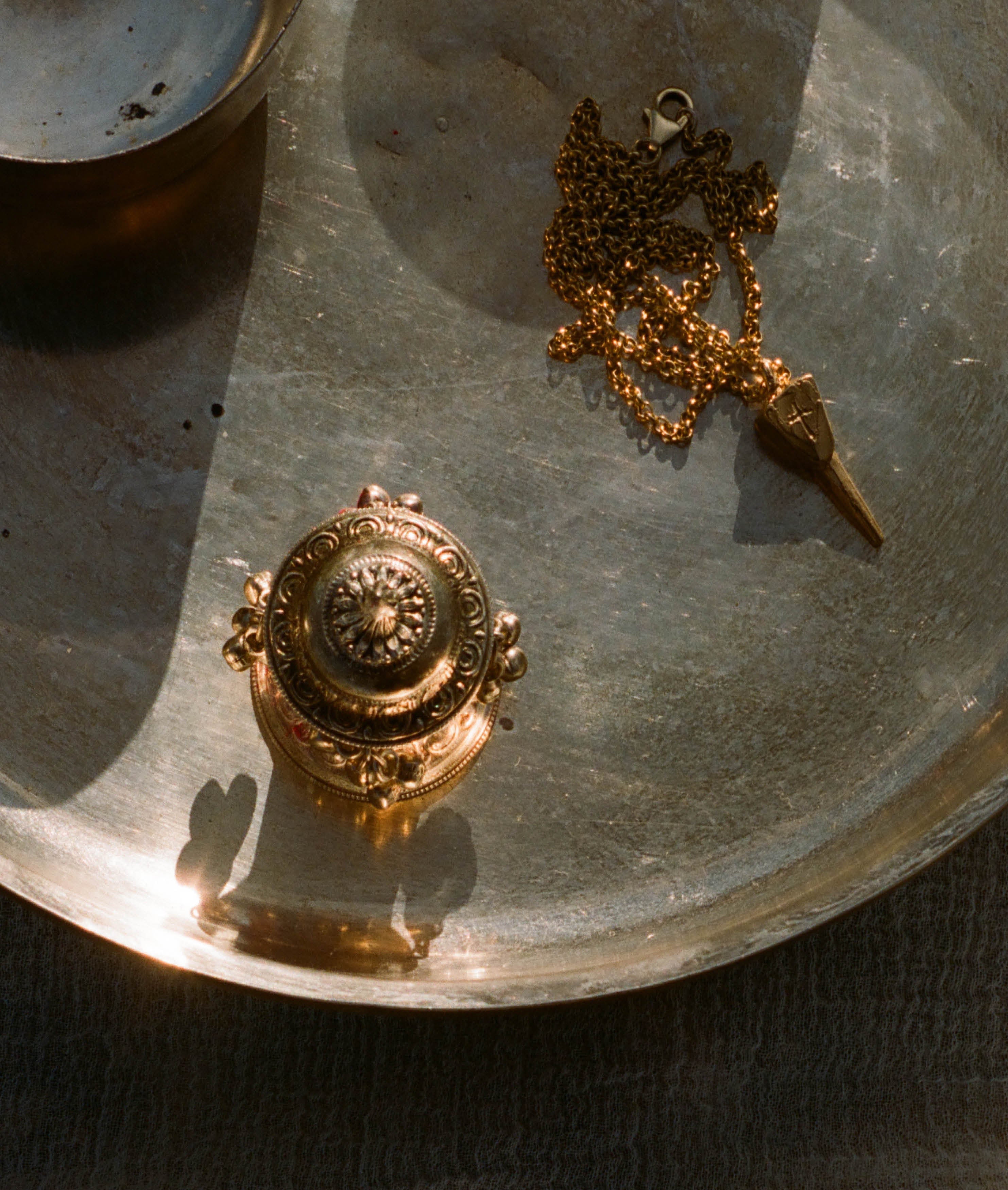 Alighieri Mark of the Future collier bronze plaqué or 24ct