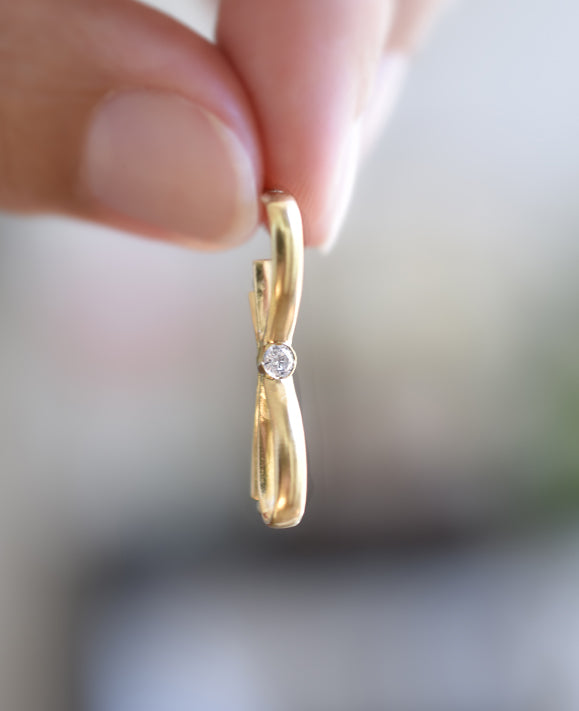 Aimée Aimer Ruban boucle d'oreille or jaune diamant unité