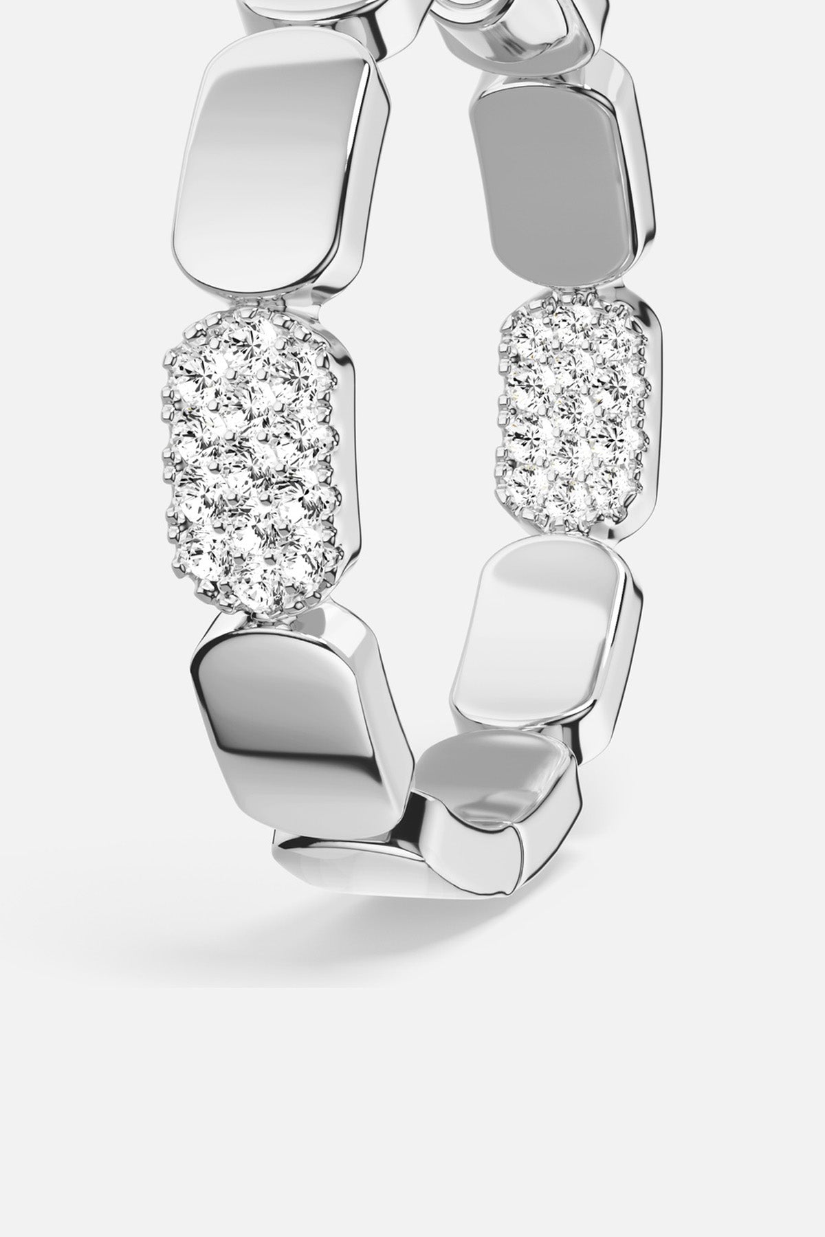 APM Monaco Yacht Club Pavage créoles blanches 28,5 mm zircons