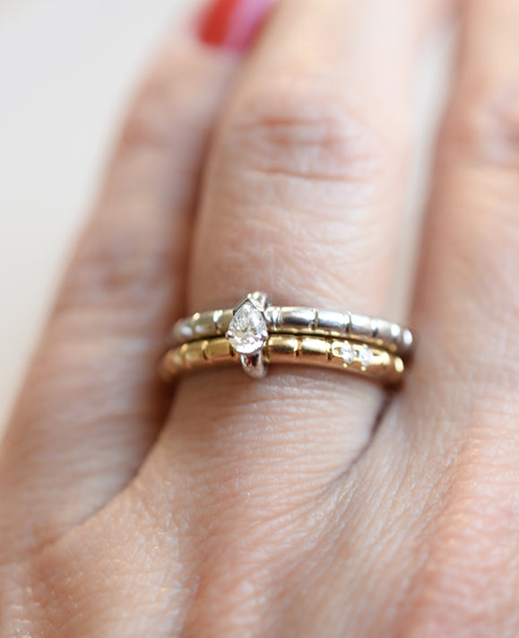 Aimée Aimer Nous n°5 bague or jaune saphirs diamants taille 51
