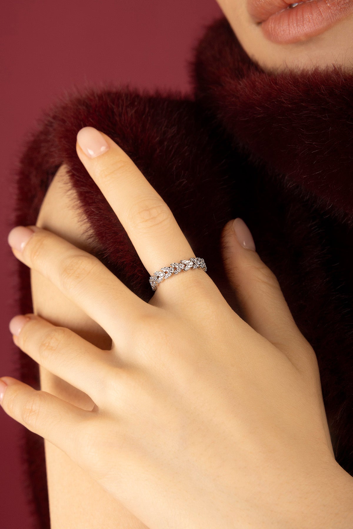 APM Monaco Automne Couture Bague blanche Taille 52 pavé