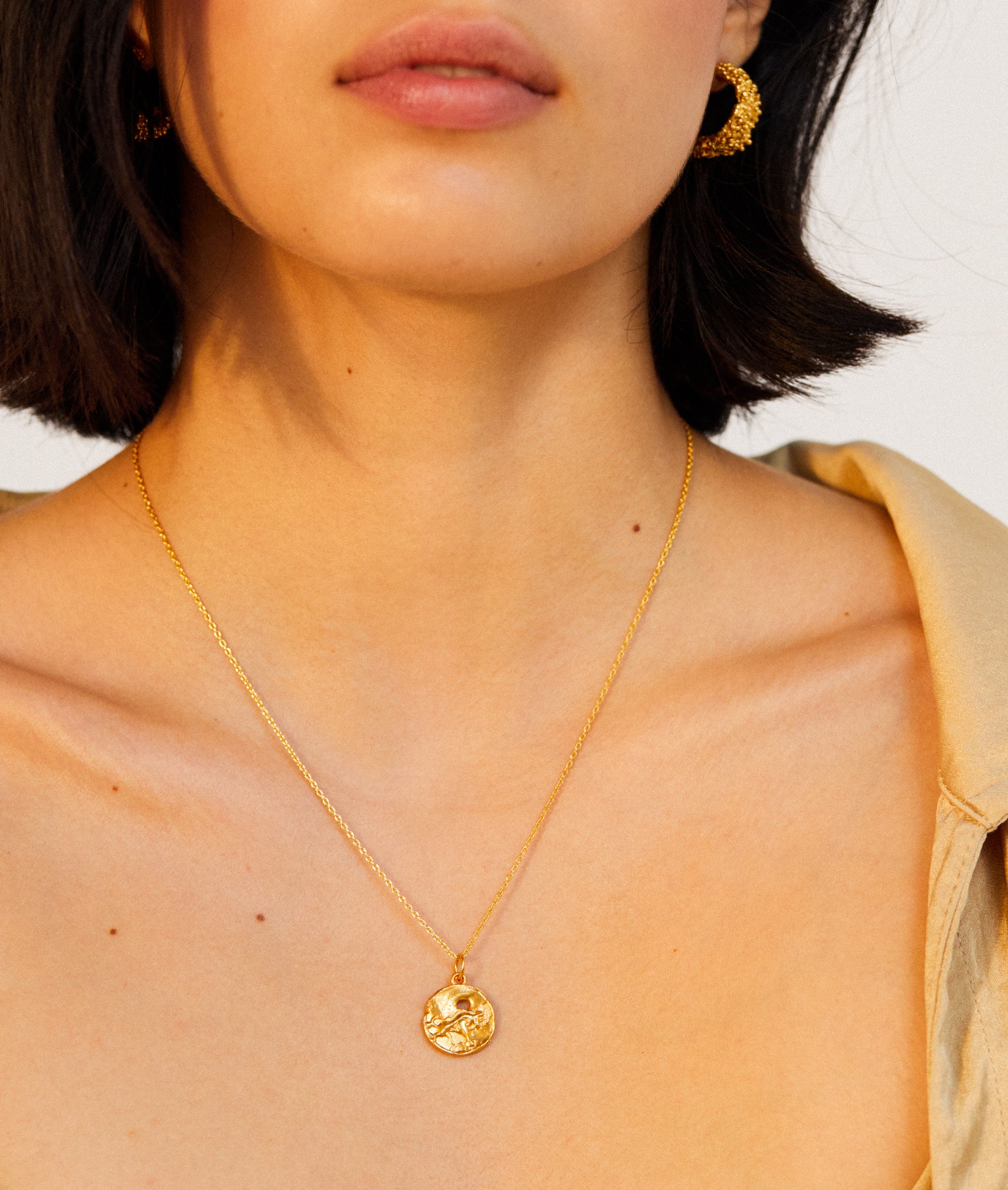 Alighieri Taurus Medallion collier or massif 9 carats