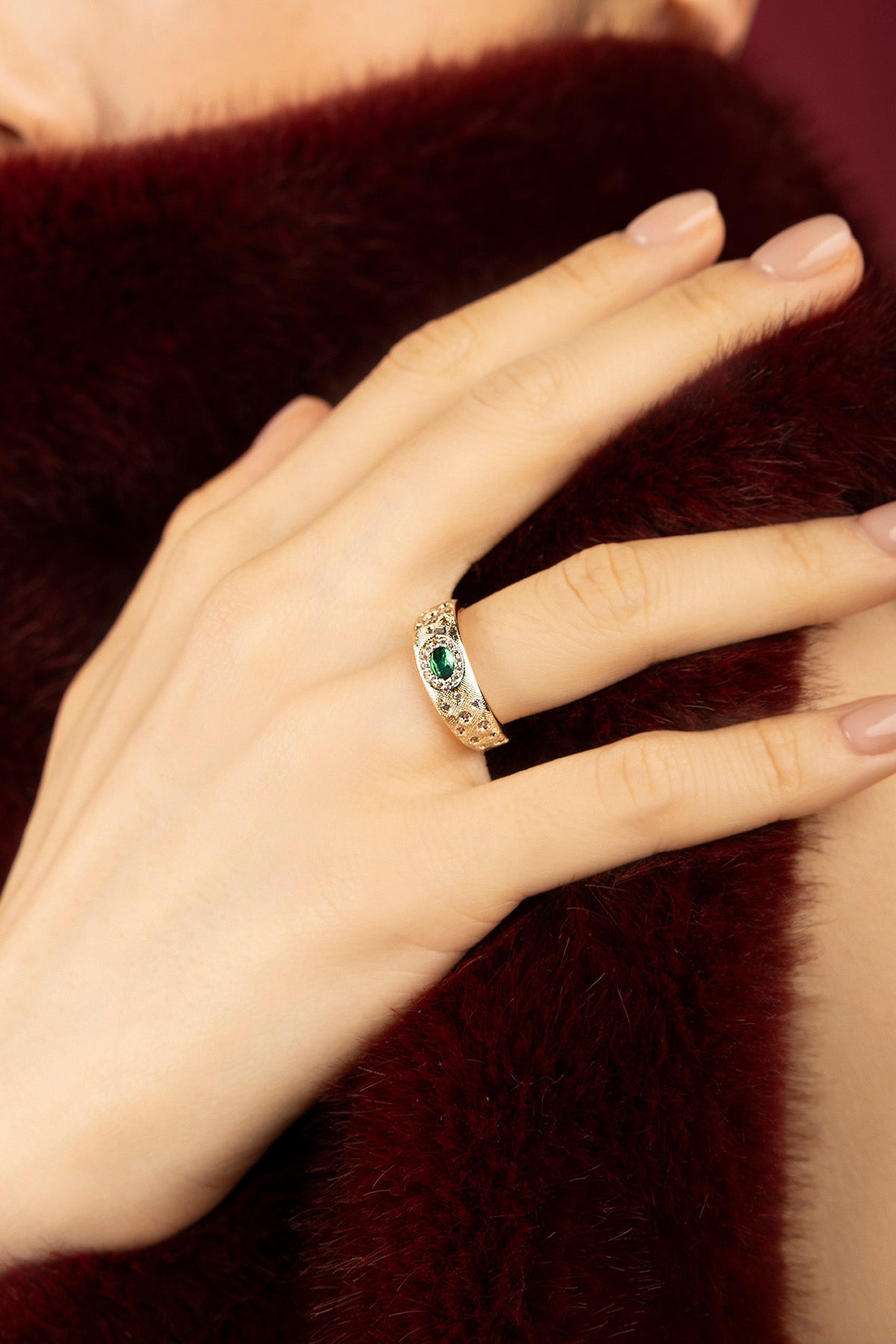 APM Monaco Automne Les Cabochons bague dorée verte