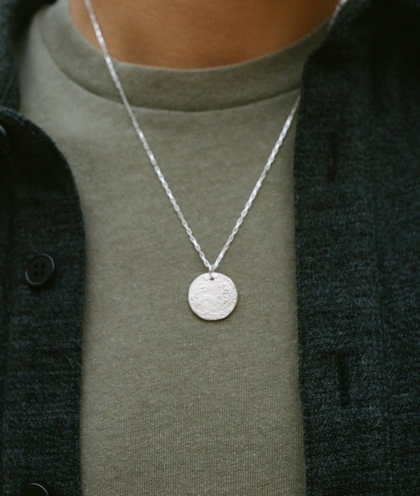 Alighieri Snow Lion Medallion collier argent médaille lion
