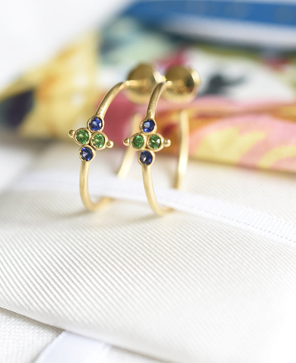 Aimée Aimer Delta Créole or jaune tsavorites saphirs paire
