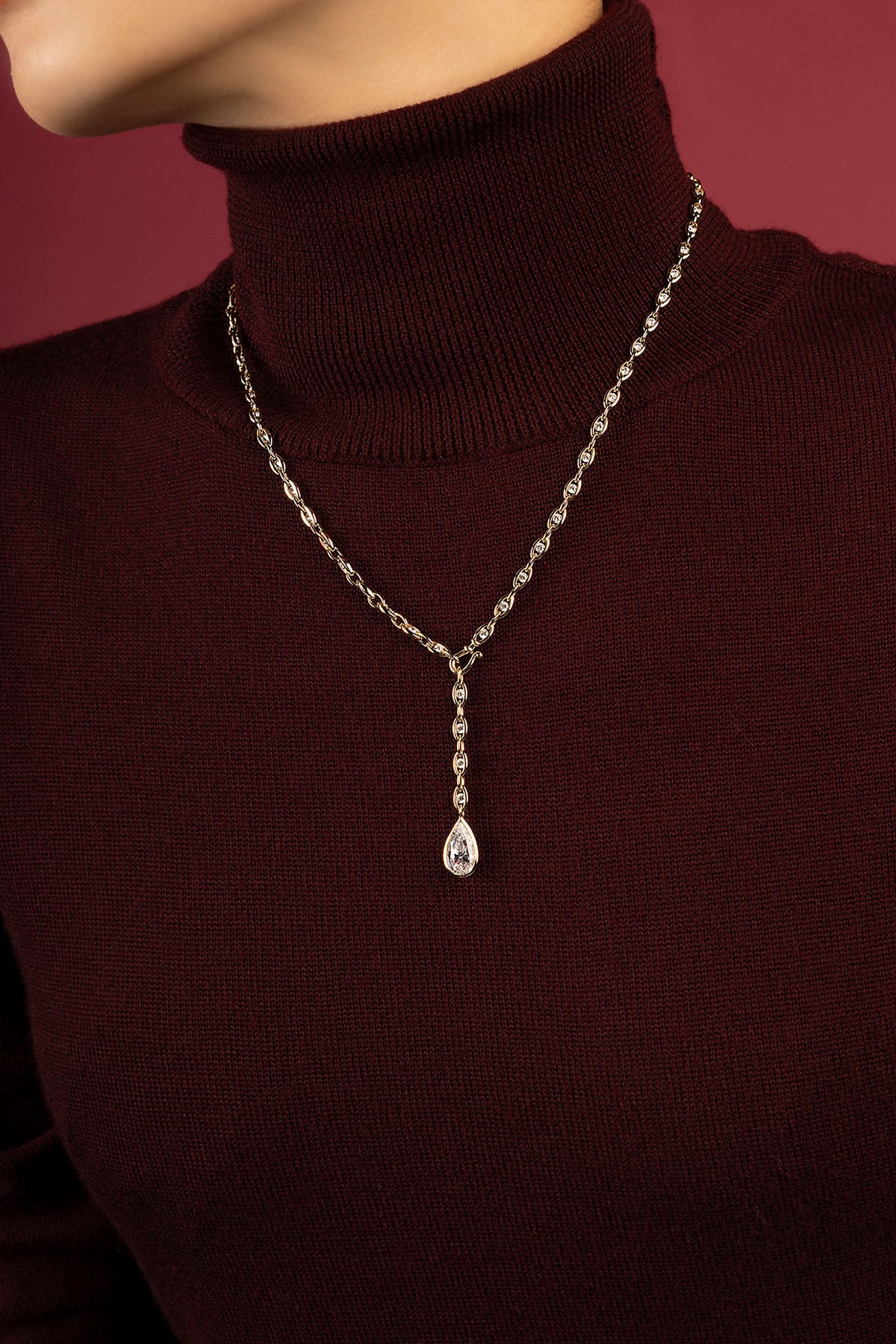 APM Monaco Soleil Enchaîné collier doré zircones
