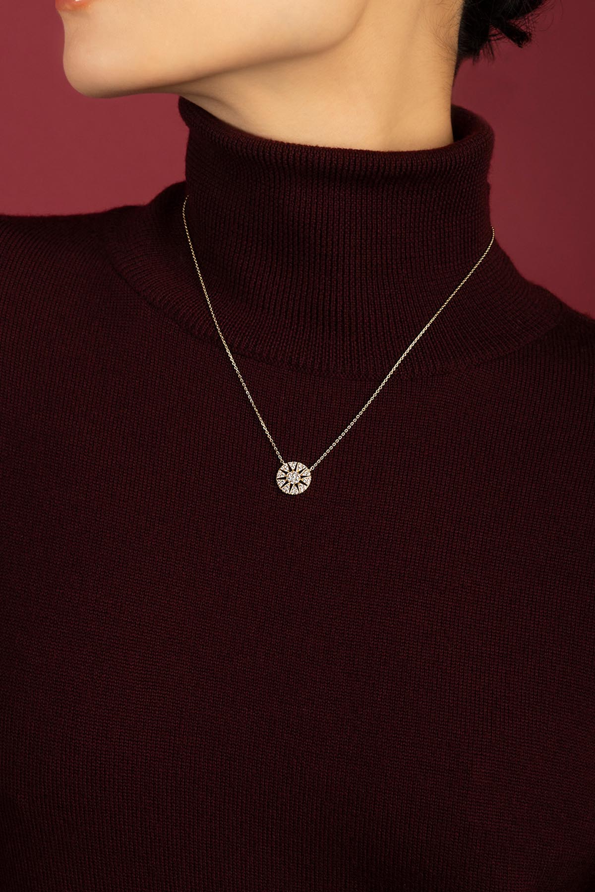 APM Monaco Soleil collier pendentif doré zircon 41-45 cm