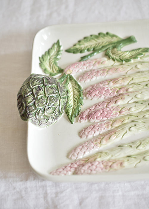 Aimée Aimer Plat Belles Asperges barbotine pièce unique 31 cm