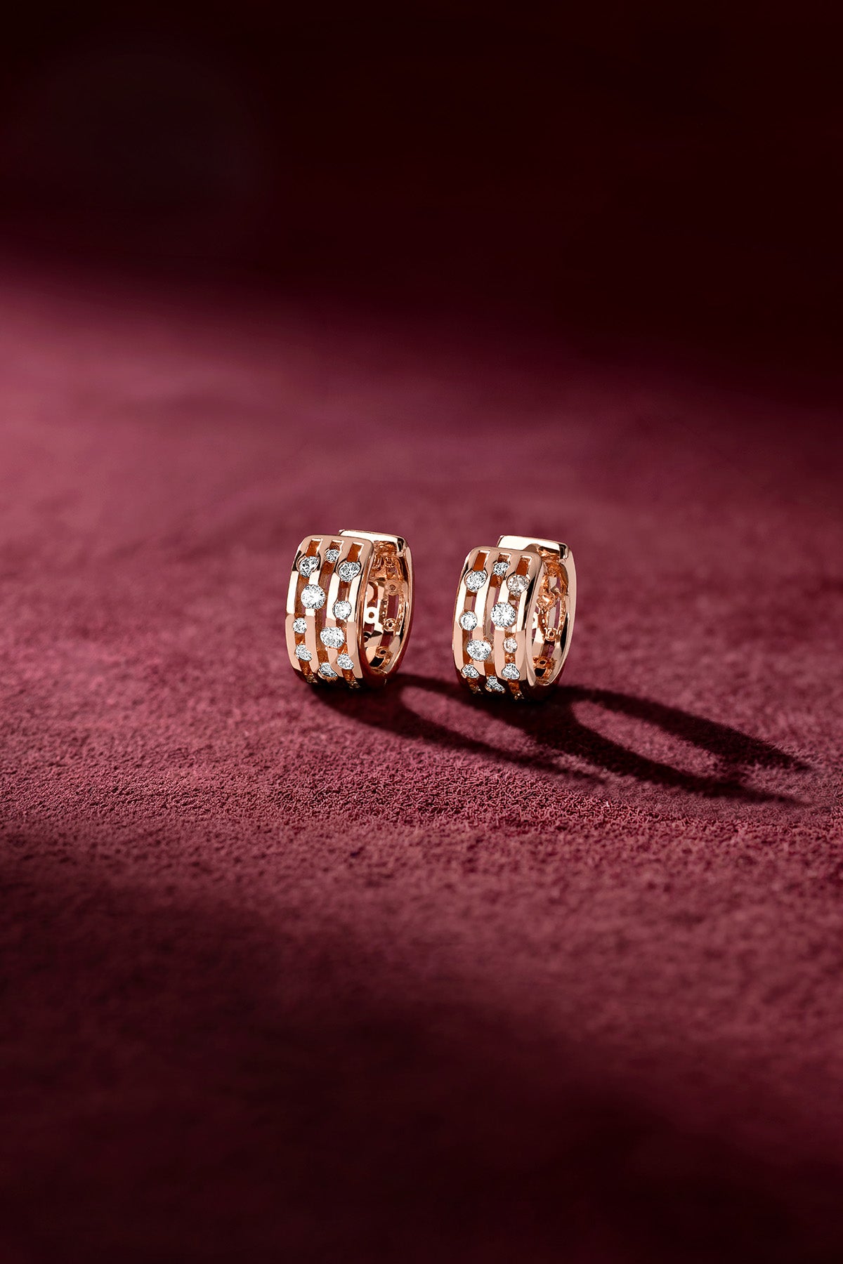 APM Monaco Automne Graphique boucles d'oreilles créoles rose