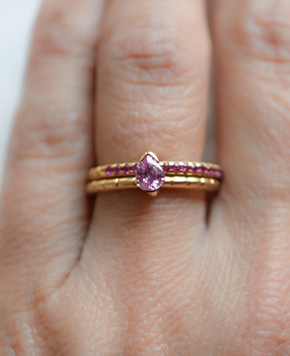 Aimée Aimer Nous n°6 bague or jaune saphir rose taille 52
