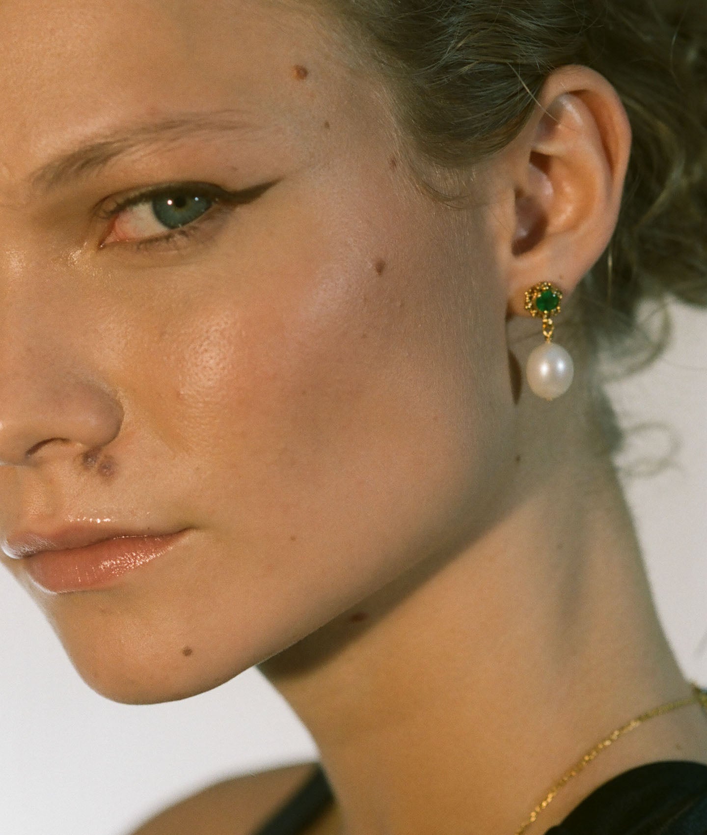 Alighieri Emerald Spark boucles d'oreilles émeraude perle
