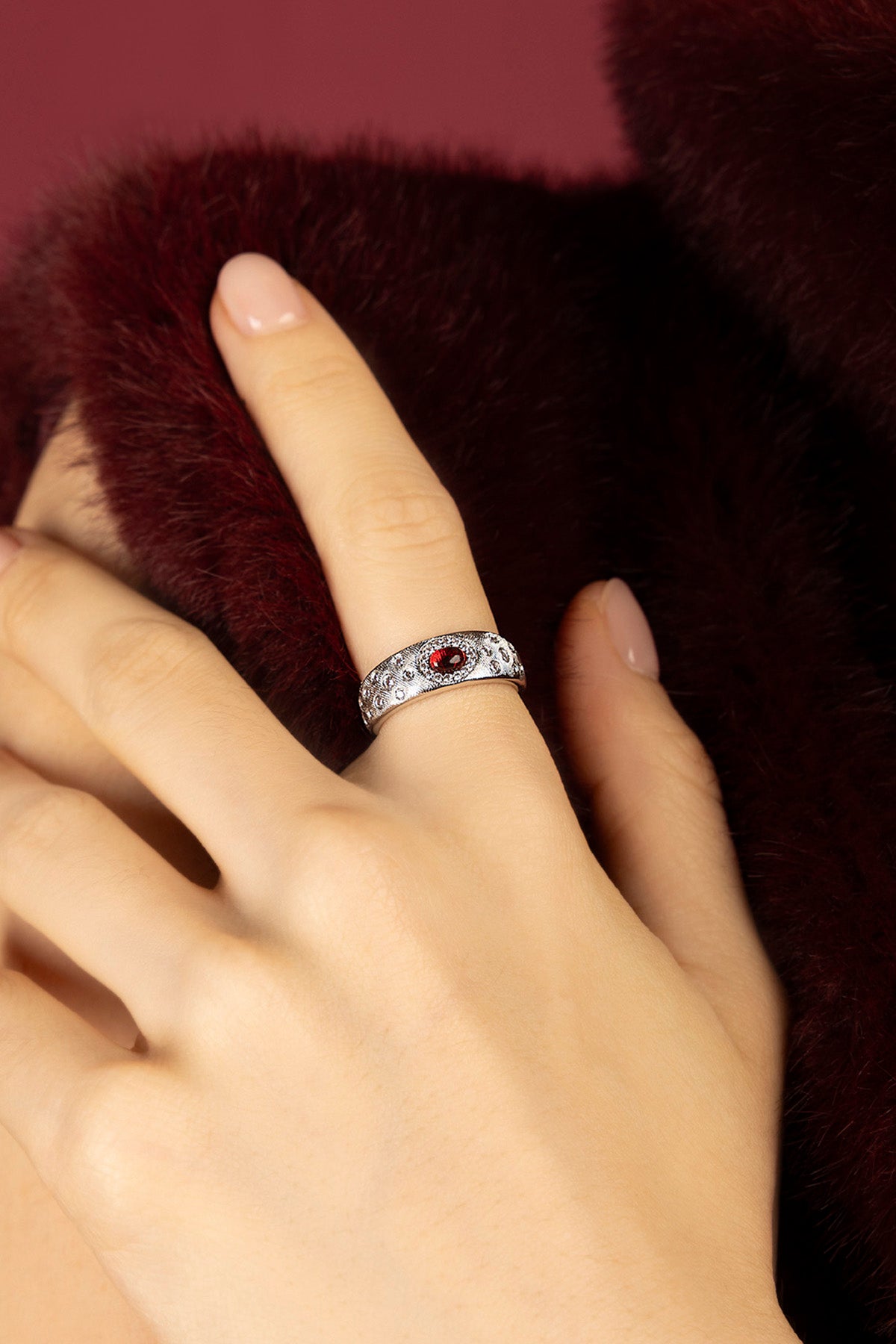 APM Monaco Automne Cabochons bague argentée bordeaux 52