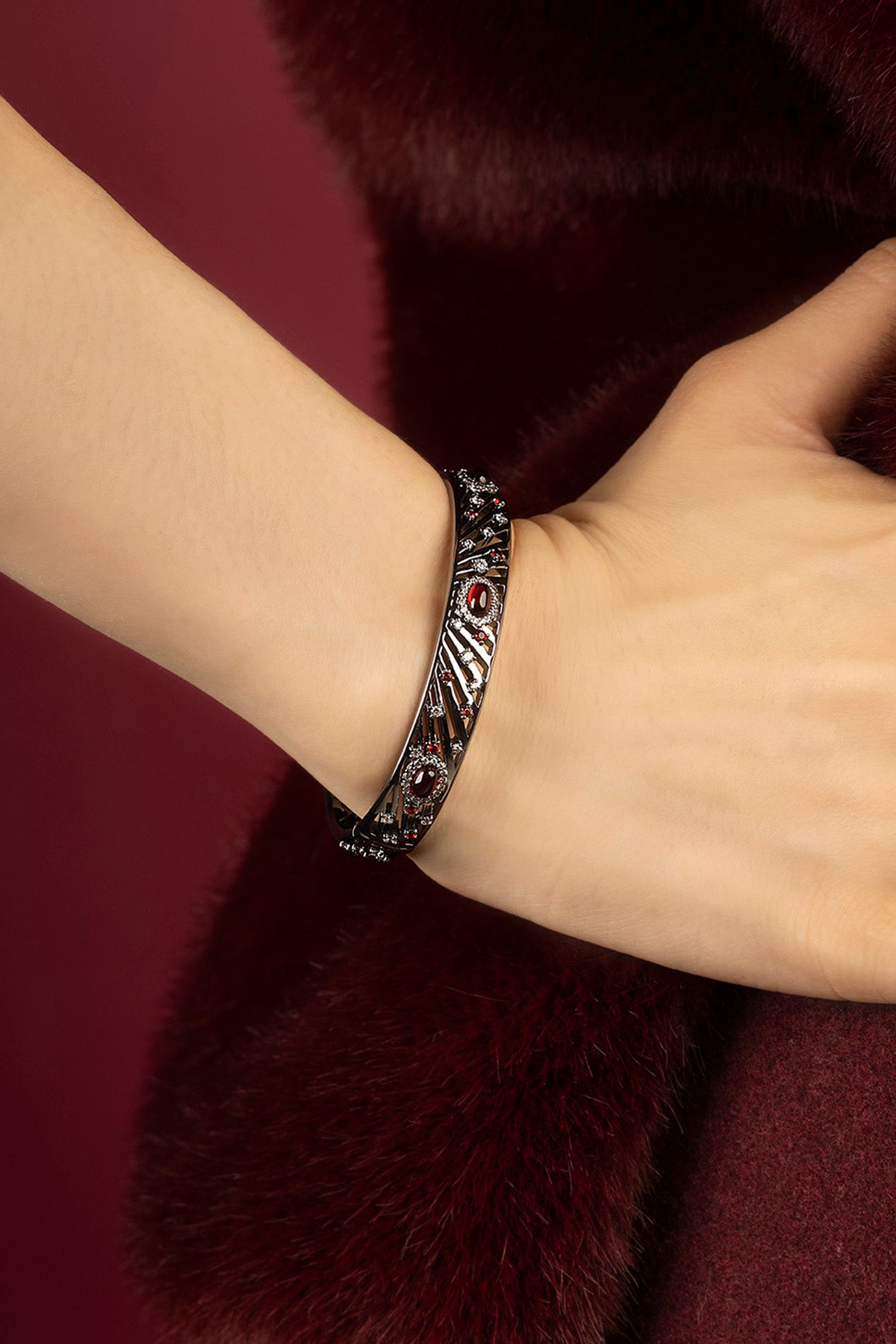 APM Monaco Automne Éventails Bracelet Jonc Gris M 16,5 cm