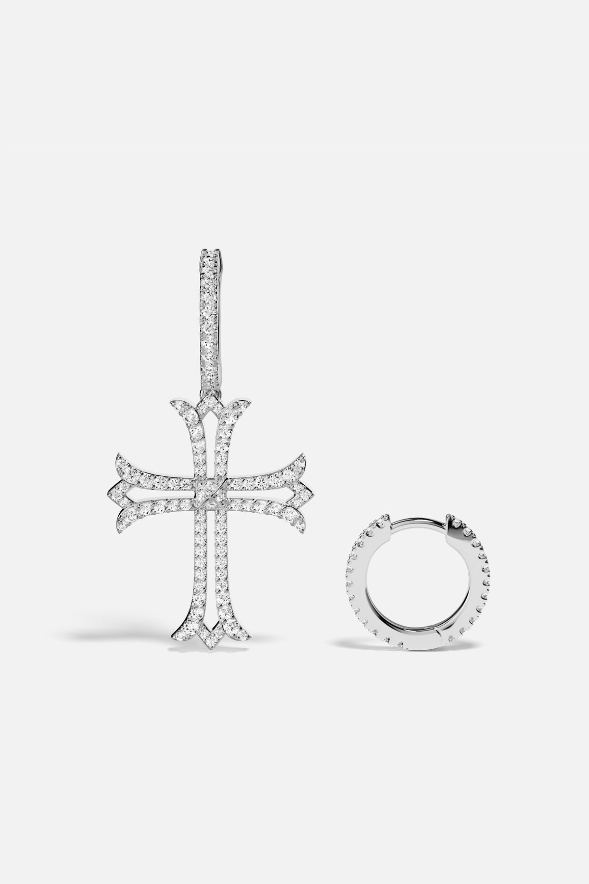 APM Monaco Yacht Club Rock boucles croix rhodié pavé