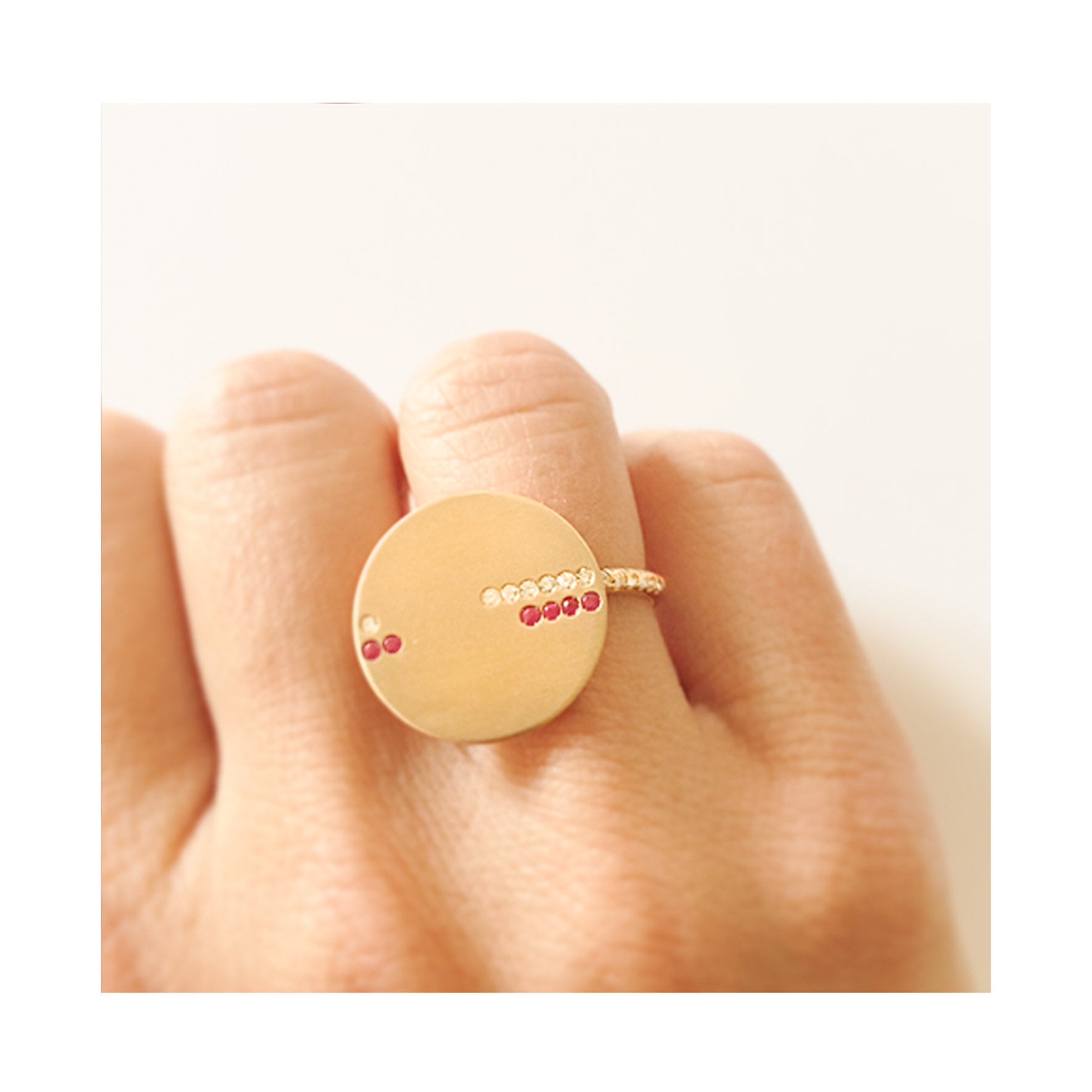 Aimée Aimer Horizon bague or jaune rubis diamants taille 51