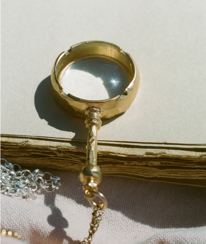 Alighieri Poet's Lens collier loupe plaqué or 24ct
