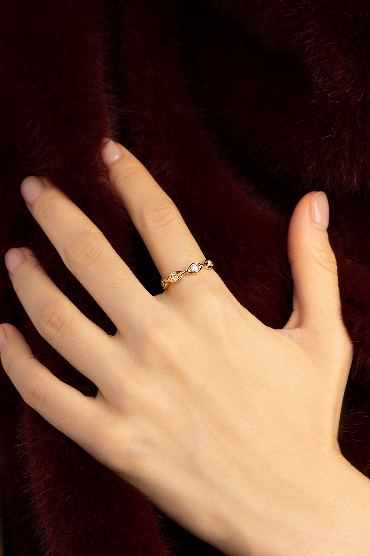 APM Monaco Soleil Enchaîné bague plaqué or jaune zircons