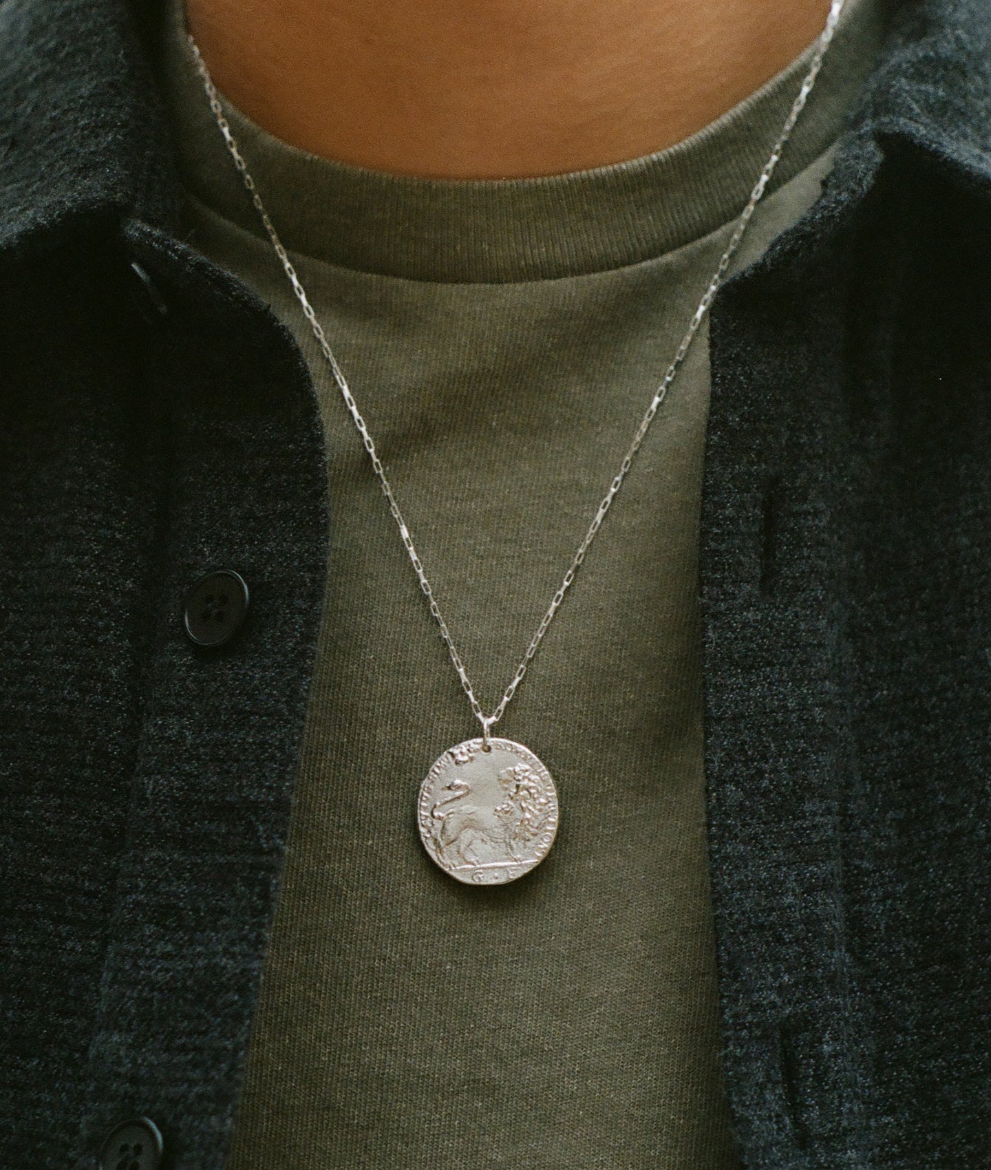 Alighieri Snow Lion Medallion collier argent sterling