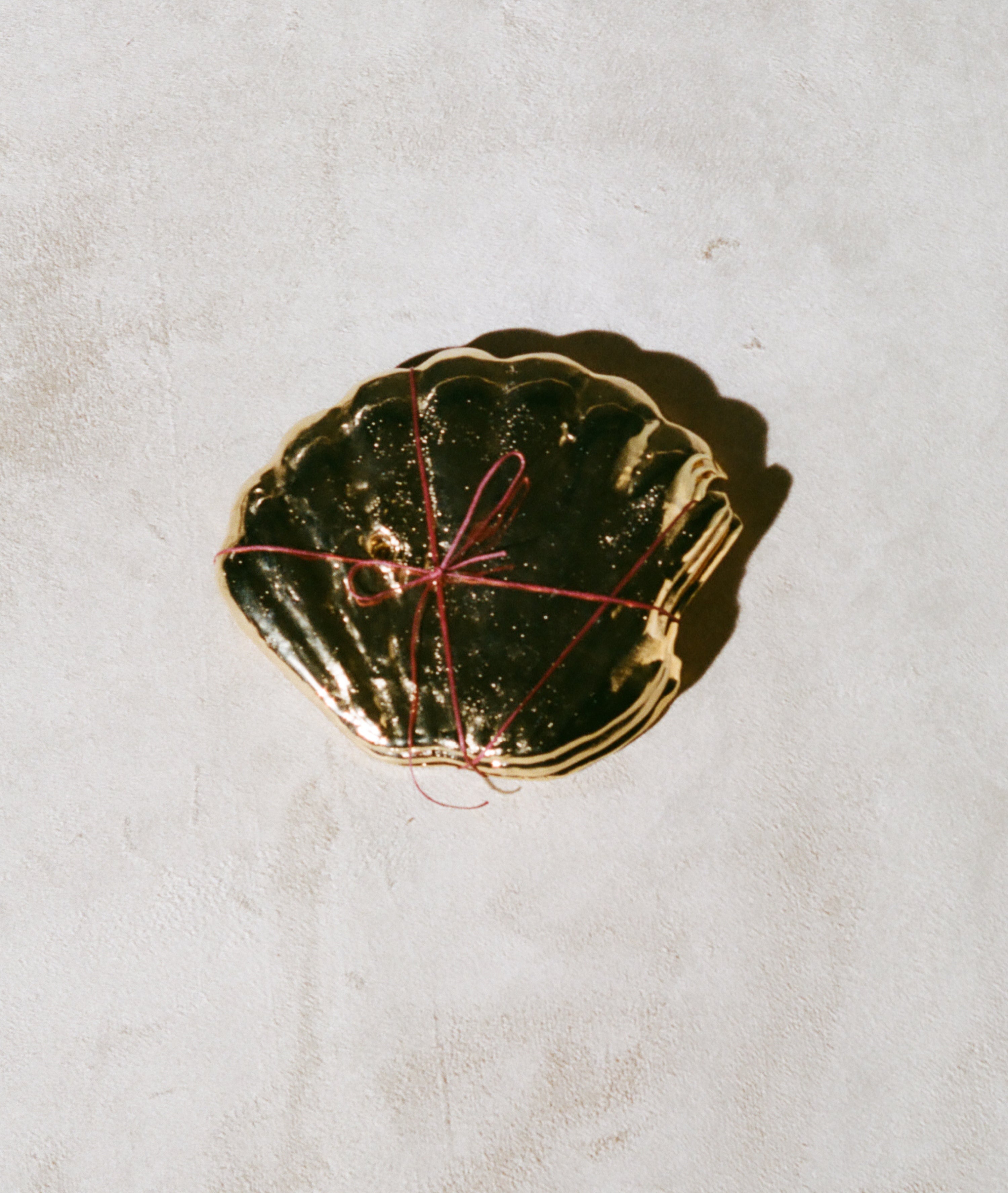 Alighieri Shell of Clarity coupelle coquillage doré