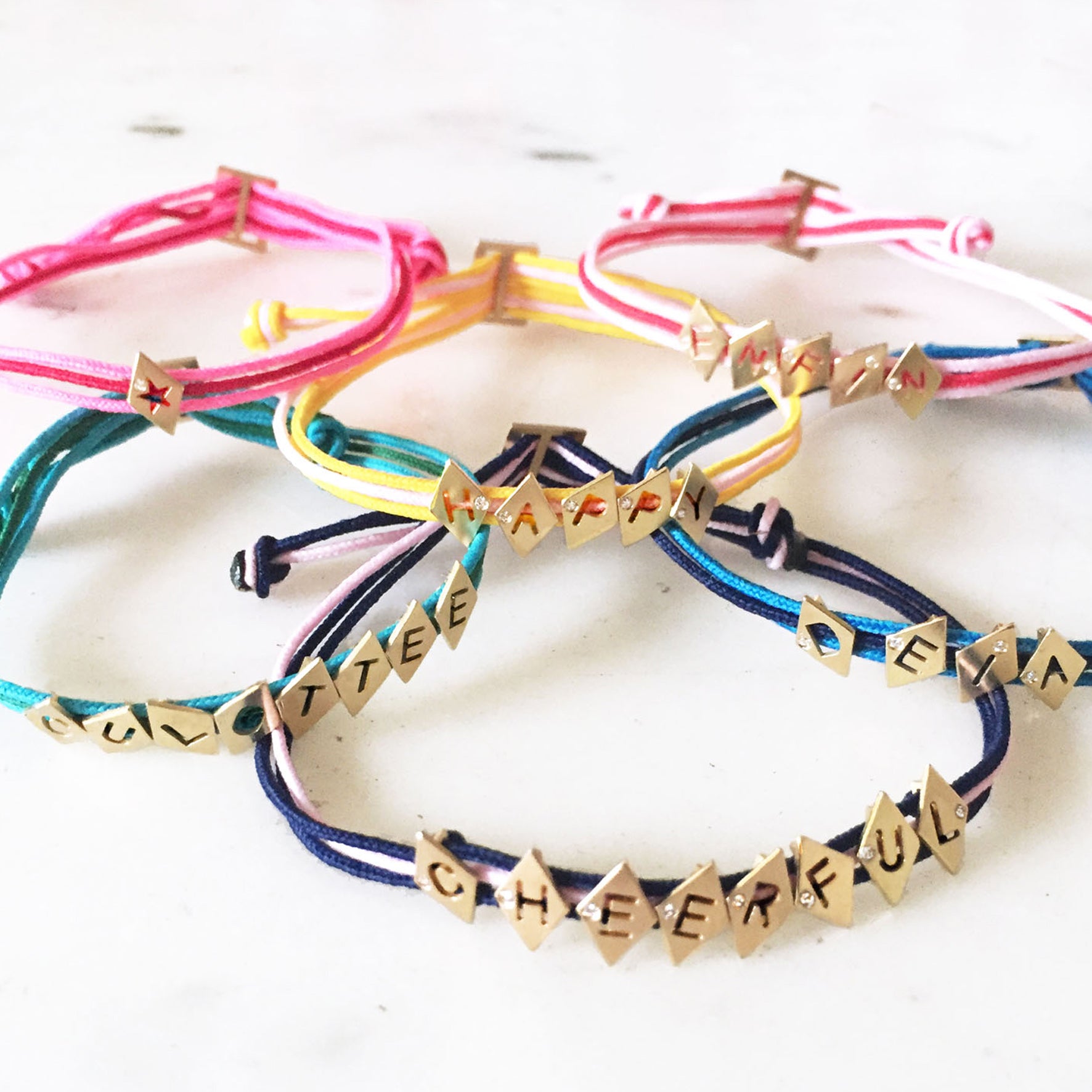 Aimée Aimer Bracelets changement cordon rouge et rose