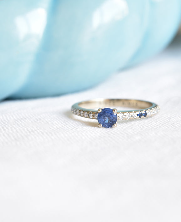 Aimée Aimer Spicy Love bague or blanc saphir taille 52