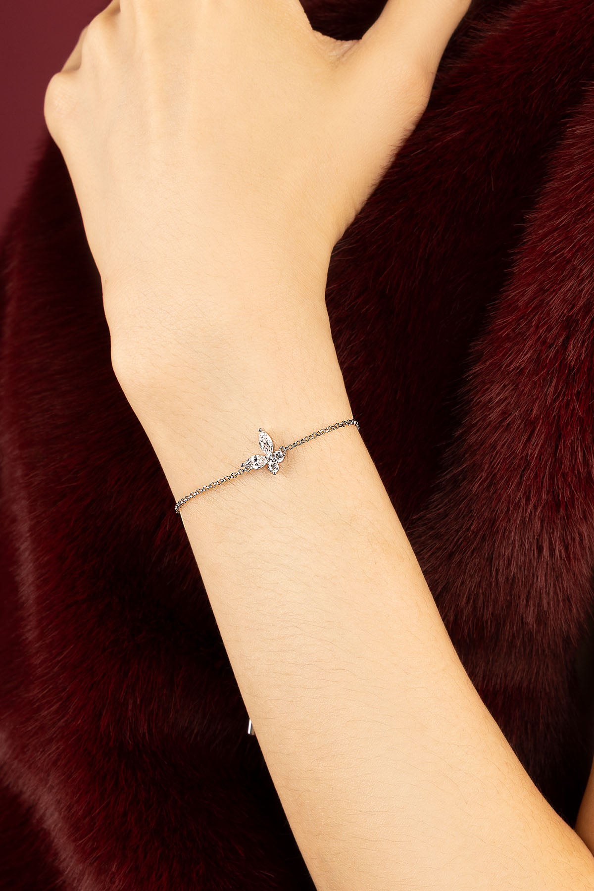 APM Monaco Lumière Papillon bracelet blanc ajustable