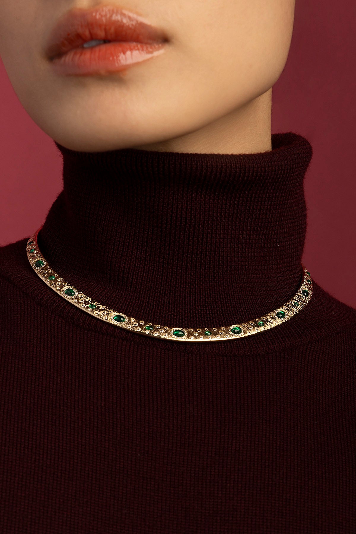 APM Monaco Automne Les Cabochons collier choker doré vert
